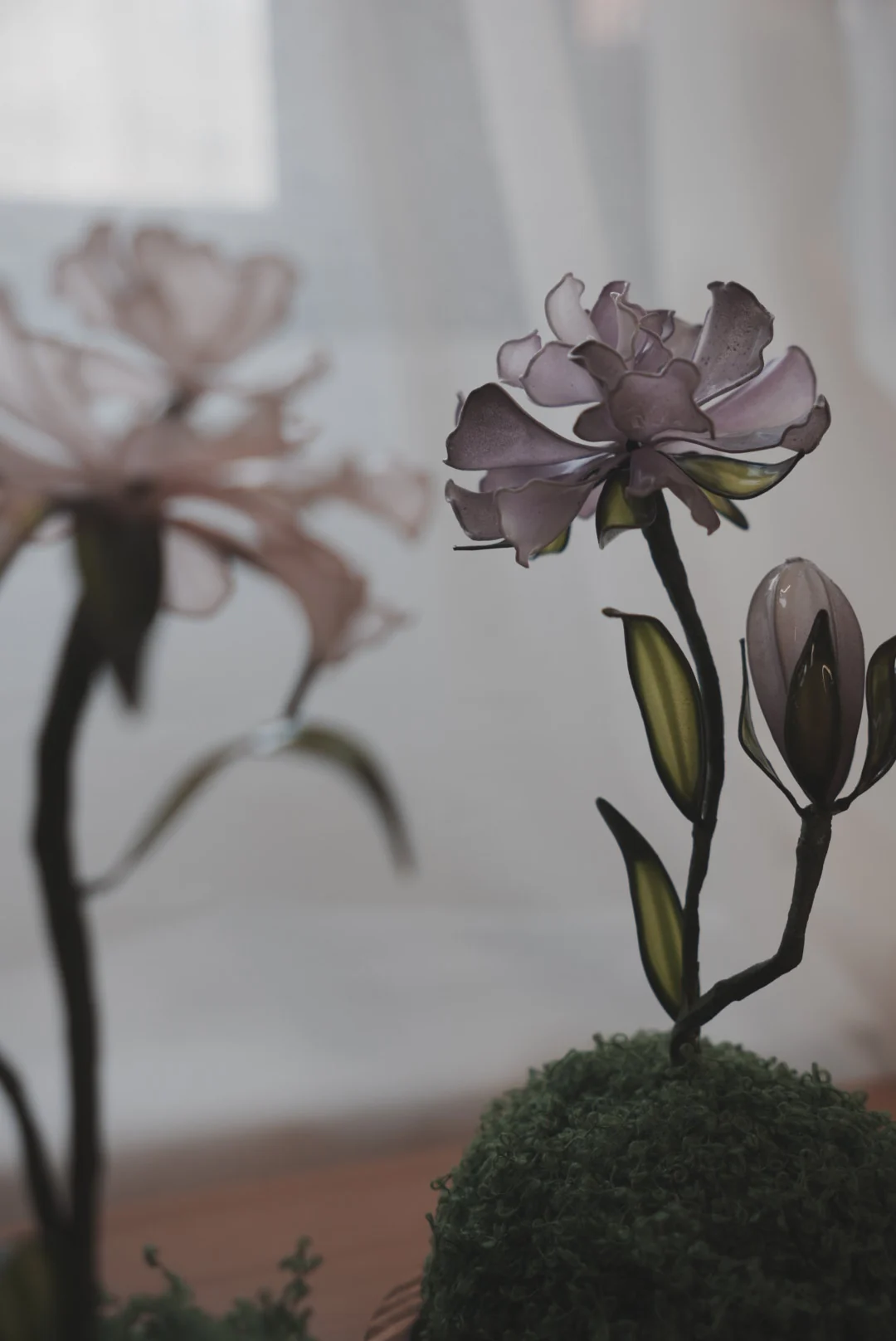 紫色水晶花與苔球作品